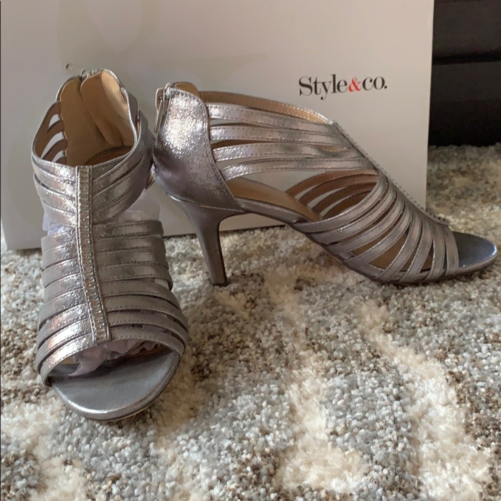 Style &co silver heels 6.5M excellent condition